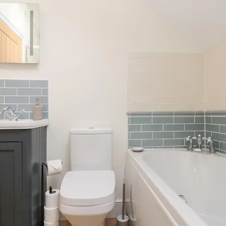 Ghyll Crest * Тирск