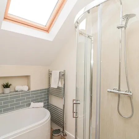 Ghyll Crest * Тирск