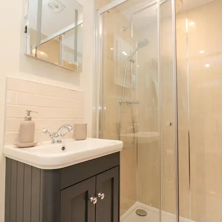 Ghyll Crest * Тирск